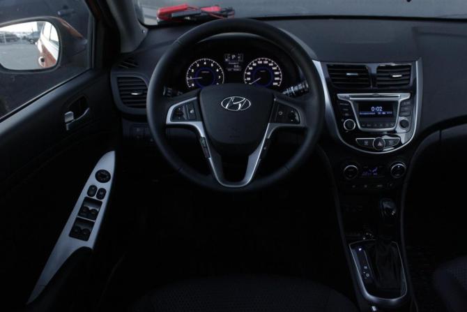Hyundai Solaris I Рестайлинг с пробегом 2015 года, цена 1 245 000 рублей, 70282 км, хэтчбек, Автокод Объявления