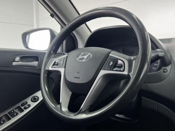 Hyundai Solaris I Рестайлинг с пробегом 2014 года, цена 849 000 рублей, 245887 км, седан, Автокод Объявления