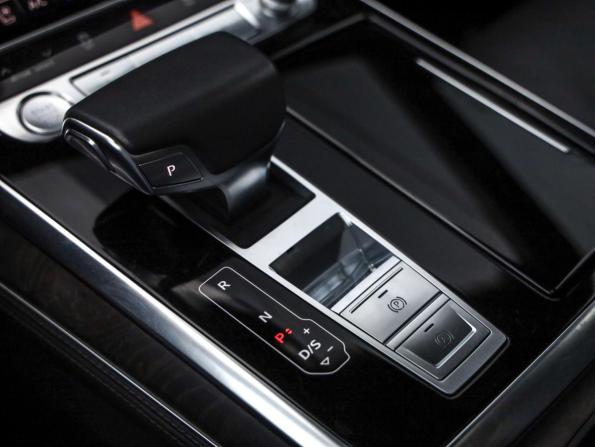 Audi Q8 I (4M) с пробегом 2018 года, цена 4 900 000 рублей, 172536 км, внедорожник, Автокод Объявления