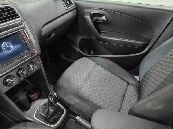 Volkswagen Polo V Рестайлинг с пробегом 2019 года, цена 690 000 рублей, 233659 км, седан, Автокод Объявления