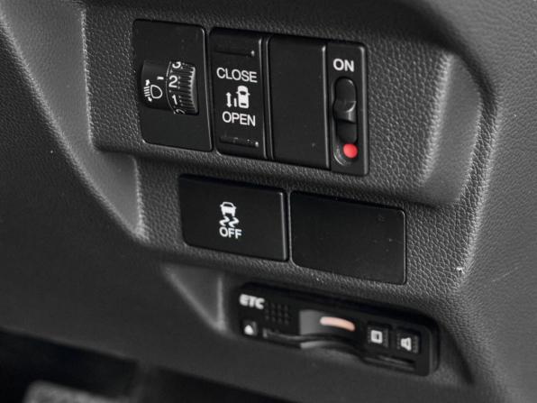 Honda Freed II с пробегом 2017 года, цена 1 495 000 рублей, 87648 км, компактвэн, Автокод Объявления