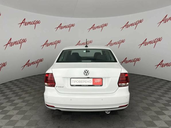 Volkswagen Polo V Рестайлинг с пробегом 2018 года, цена 939 000 рублей, 136618 км, седан, Автокод Объявления