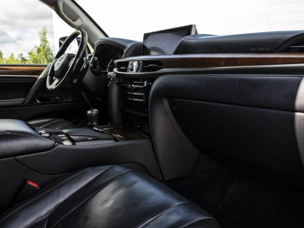 Lexus LX III Рестайлинг 2 с пробегом 2017 года, цена 6 248 000 рублей, 210650 км, внедорожник, Автокод Объявления