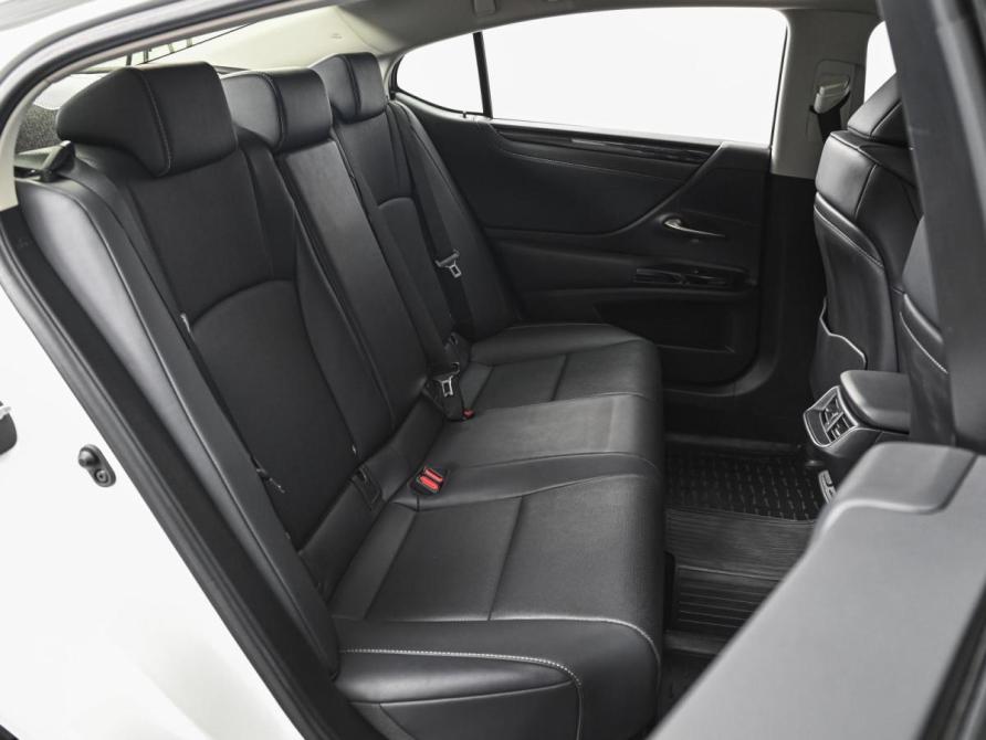 Lexus ES VII Рестайлинг Ставрополь  - изображение 7