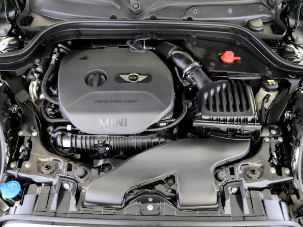 Mini Hatch III (F55/F56) с пробегом 2017 года, цена 2 020 000 рублей, 174963 км, хэтчбек, Автокод Объявления