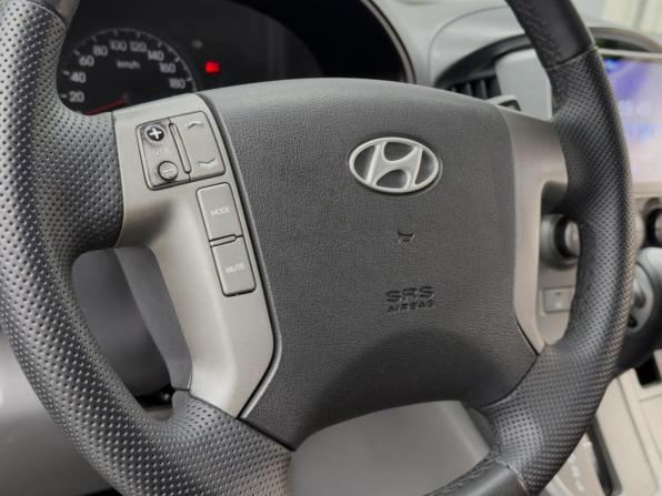 Hyundai H-1 II с пробегом 2010 года, цена 1 520 000 рублей, 247864 км, минивэн, Автокод Объявления