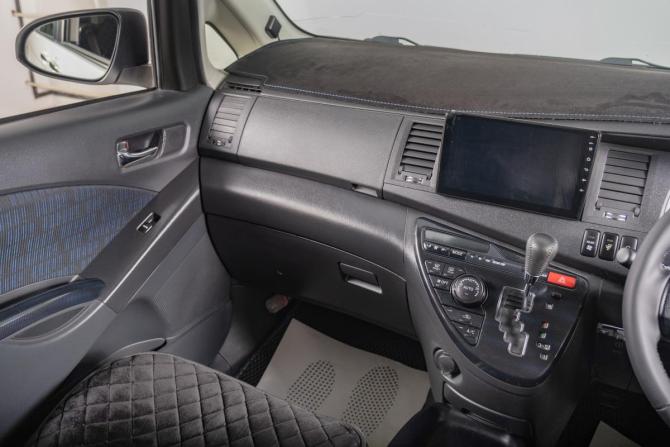Toyota ISis I Рестайлинг с пробегом 2014 года, цена 1 629 000 рублей, 141000 км, компактвэн, Автокод Объявления