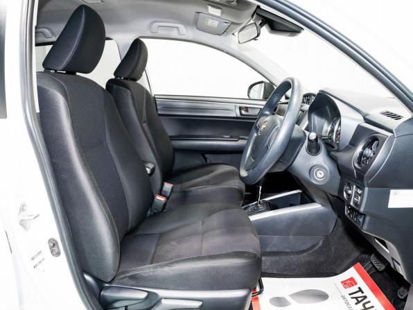 Toyota Corolla XI (E160 E170) Рестайлинг 2 с пробегом 2017 года, цена 1 275 000 рублей, 119000 км, универсал, Автокод Объявления