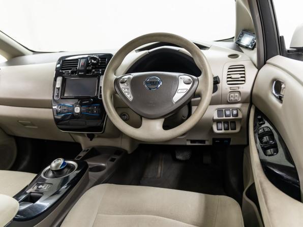 Nissan Leaf I (ZE0/AZE0) с пробегом 2011 года, цена 598 000 рублей, 125934 км, хэтчбек, Автокод Объявления