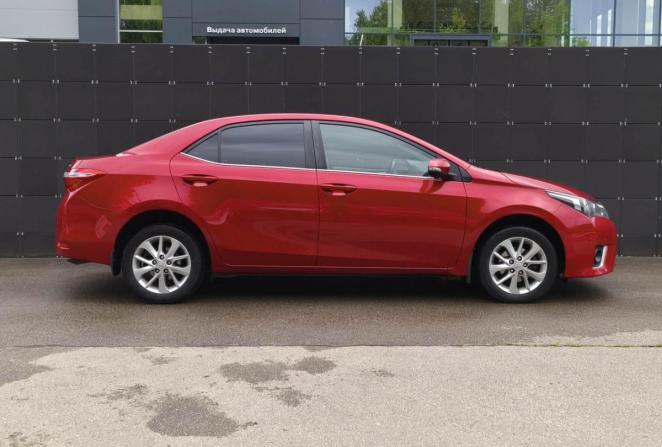 Toyota Corolla XI (E160 E170 E180) с пробегом 2013 года, цена 1 630 000 рублей, 110850 км, седан, Автокод Объявления