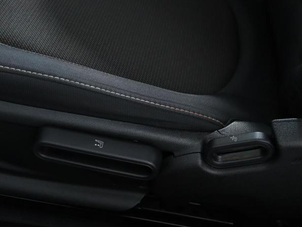 Mini Hatch III (F55/F56) Рестайлинг с пробегом 2019 года, цена 1 947 800 рублей, 50000 км, хэтчбек, Автокод Объявления