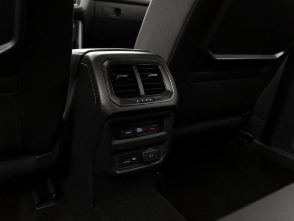 Volkswagen Tiguan II с пробегом 2018 года, цена 3 080 000 рублей, 54109 км, внедорожник, Автокод Объявления