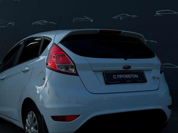 Ford Fiesta Mk6 Рестайлинг с пробегом 2016 года, цена 950 700 рублей, 76177 км, хэтчбек, Автокод Объявления