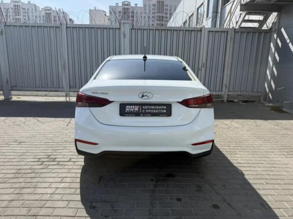 Hyundai Solaris II с пробегом 2017 года, цена 899 000 рублей, 187014 км, седан, Автокод Объявления