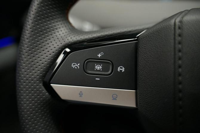 Changan UNI-V I с пробегом 2024 года, цена 2 470 000 рублей, 31000 км, лифтбек, Автокод Объявления