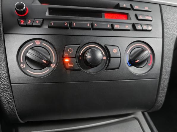 BMW 1 серии I (E81/E82/E87/E88) Рестайлинг с пробегом 2009 года, цена 649 000 рублей, 244696 км, хэтчбек, Автокод Объявления