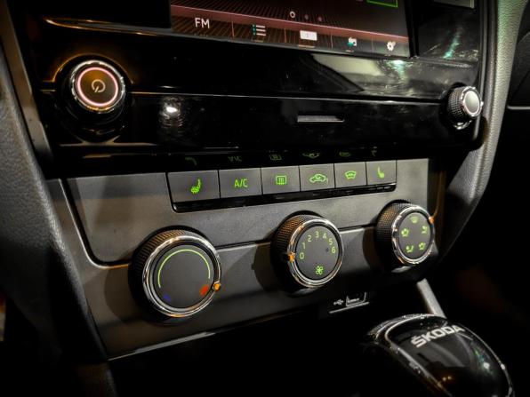 Skoda Octavia III (A7) Рестайлинг с пробегом 2019 года, цена 1 680 000 рублей, 117008 км, лифтбек, Автокод Объявления
