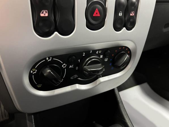 Renault Sandero I с пробегом 2013 года, цена 700 000 рублей, 235161 км, хэтчбек, Автокод Объявления