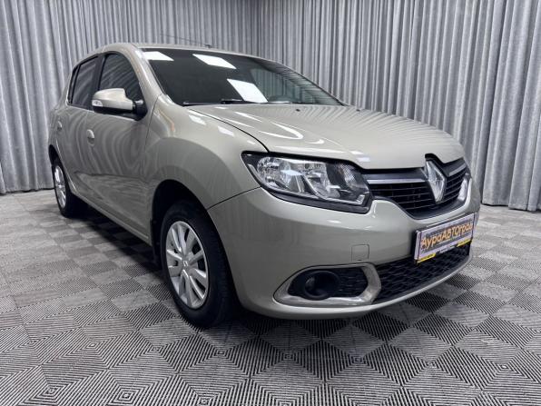 Renault Sandero II с пробегом 2018 года, цена 1 049 000 рублей, 73145 км, хэтчбек, Автокод Объявления