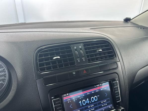 Volkswagen Polo V Рестайлинг с пробегом 2016 года, цена 1 219 000 рублей, 121000 км, седан, Автокод Объявления
