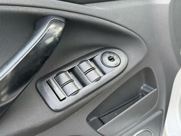 Ford C-MAX I Рестайлинг с пробегом 2008 года, цена 630 000 рублей, 248783 км, минивэн, Автокод Объявления
