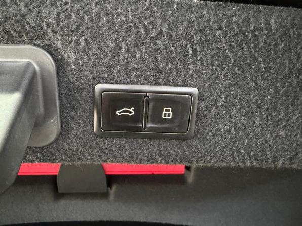 Audi A6 IV (C7) Рестайлинг с пробегом 2018 года, цена 2 647 000 рублей, 181950 км, седан, Автокод Объявления
