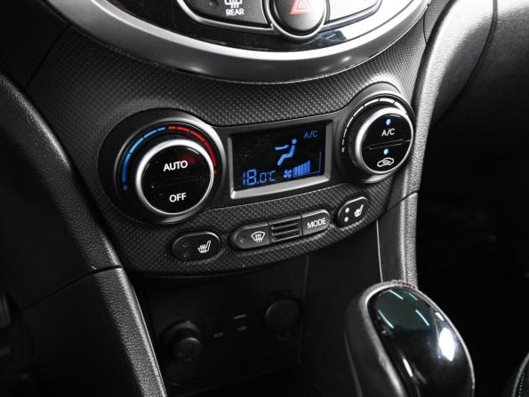 Hyundai Solaris I Рестайлинг с пробегом 2016 года, цена 1 019 000 рублей, 172884 км, седан, Автокод Объявления