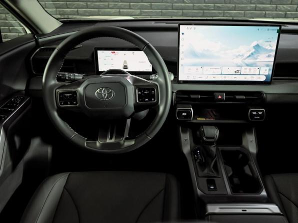 Toyota RAV4 VI (XA60) с пробегом 2026 года, цена 4 700 000 рублей, 18 км, внедорожник, Автокод Объявления