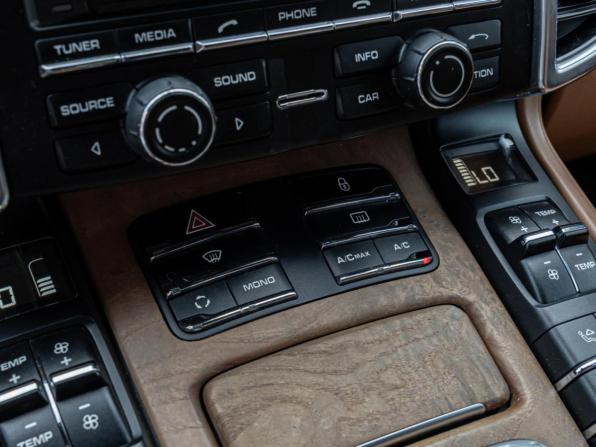 Porsche Cayenne II (958) с пробегом 2012 года, цена 2 570 000 рублей, 176251 км, внедорожник, Автокод Объявления