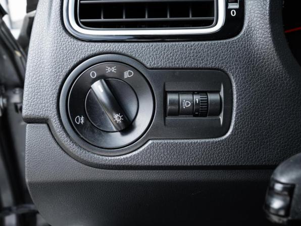 Volkswagen Polo V Рестайлинг с пробегом 2018 года, цена 1 189 000 рублей, 158426 км, седан, Автокод Объявления