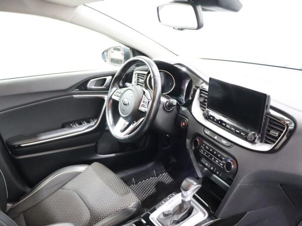 Kia Ceed III с пробегом 2019 года, цена 1 700 000 рублей, 95560 км, универсал, Автокод Объявления