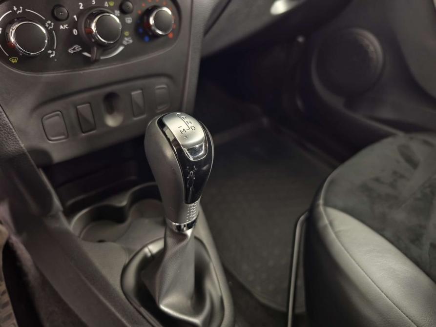 Renault Logan II Рестайлинг Санкт-Петербург  - изображение 17