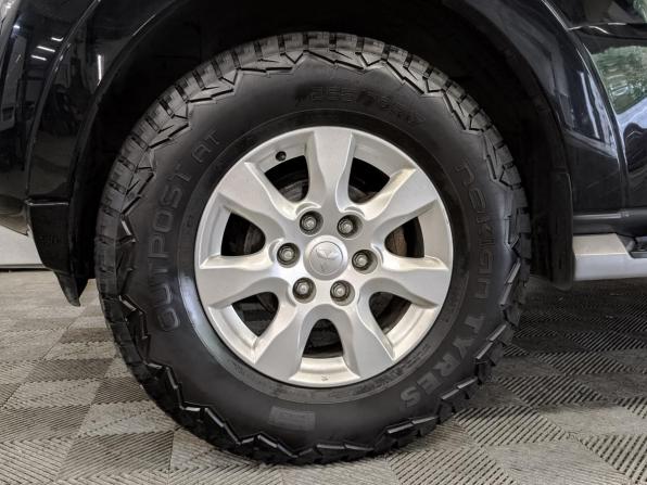 Mitsubishi Pajero IV Рестайлинг 2 с пробегом 2019 года, цена 3 610 000 рублей, 77105 км, внедорожник, Автокод Объявления