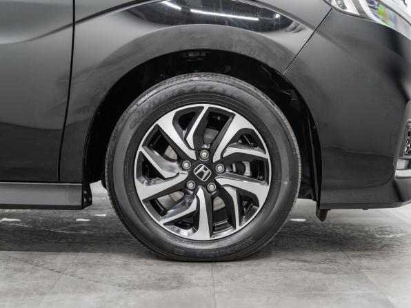 Honda Stepwgn V Рестайлинг с пробегом 2019 года, цена 2 250 000 рублей, 62617 км, минивэн, Автокод Объявления