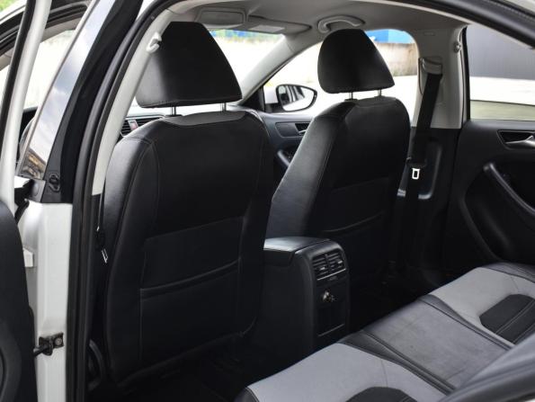 Volkswagen Jetta VI с пробегом 2011 года, цена 965 000 рублей, 259895 км, седан, Автокод Объявления