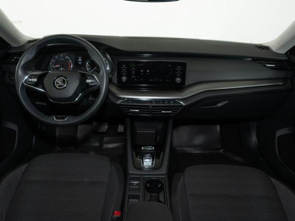 Skoda Octavia IV (A8) с пробегом 2021 года, цена 2 548 000 рублей, 73793 км, лифтбек, Автокод Объявления