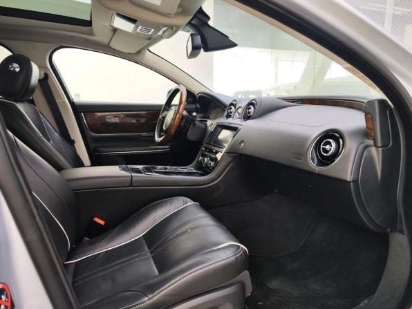 Jaguar XJ IV (X351) Рестайлинг с пробегом 2016 года, цена 2 260 000 рублей, 115842 км, седан, Автокод Объявления
