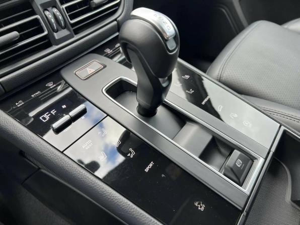 Porsche Macan I Рестайлинг 2 с пробегом 2022 года, цена 7 590 000 рублей, 20828 км, внедорожник, Автокод Объявления