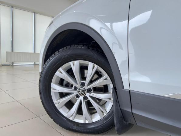 Volkswagen Tiguan II Рестайлинг с пробегом 2021 года, цена 2 280 000 рублей, 132725 км, внедорожник, Автокод Объявления