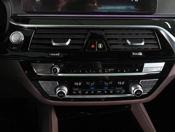 BMW 5 серии VII (G30/G31/G38) Рестайлинг с пробегом 2021 года, цена 5 749 000 рублей, 64618 км, седан, Автокод Объявления