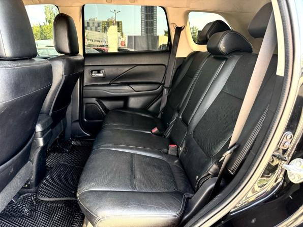 Mitsubishi Outlander III Рестайлинг 2 с пробегом 2016 года, цена 1 599 000 рублей, 231707 км, внедорожник, Автокод Объявления