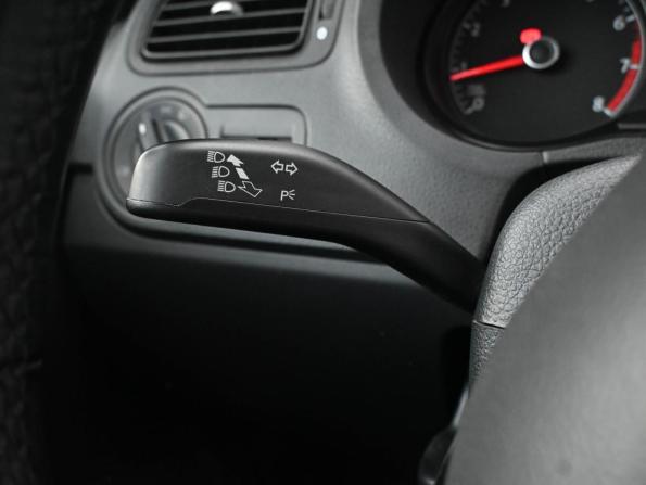 Volkswagen Polo V Рестайлинг с пробегом 2016 года, цена 1 249 000 рублей, 78091 км, седан, Автокод Объявления