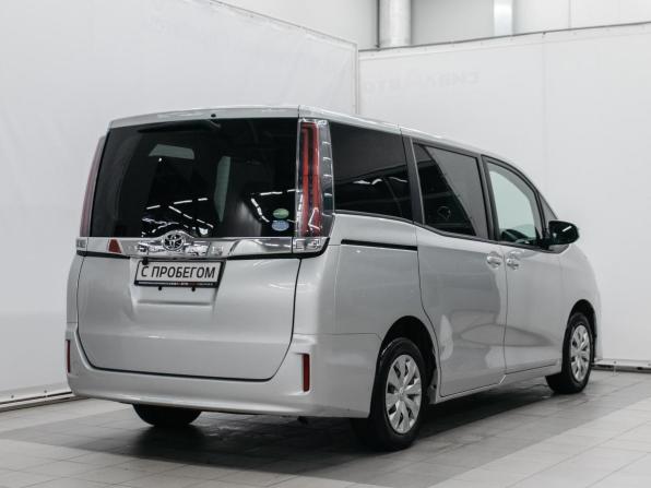 Toyota Noah III (R80) Рестайлинг с пробегом 2018 года, цена 2 490 000 рублей, 76949 км, минивэн, Автокод Объявления