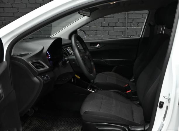 Hyundai Solaris II Рестайлинг с пробегом 2021 года, цена 1 350 000 рублей, 62595 км, седан, Автокод Объявления