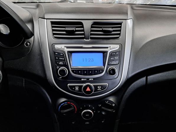 Hyundai Solaris I с пробегом 2012 года, цена 429 000 рублей, 215720 км, хэтчбек, Автокод Объявления