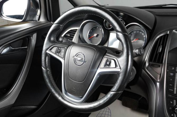 Opel Astra J Рестайлинг с пробегом 2012 года, цена 959 000 рублей, 106280 км, хэтчбек, Автокод Объявления