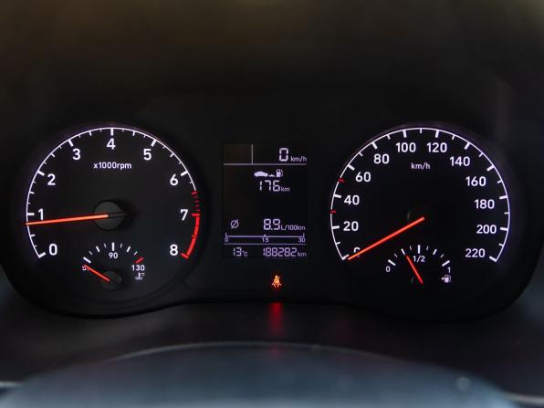 Hyundai Solaris II с пробегом 2017 года, цена 1 038 000 рублей, 188282 км, седан, Автокод Объявления
