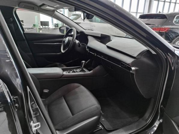 Mazda 3 IV (BP) с пробегом 2021 года, цена 1 950 000 рублей, 109193 км, седан, Автокод Объявления