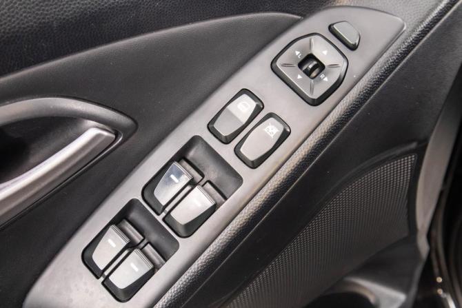 Hyundai ix35 I с пробегом 2011 года, цена 1 299 000 рублей, 216000 км, внедорожник, Автокод Объявления