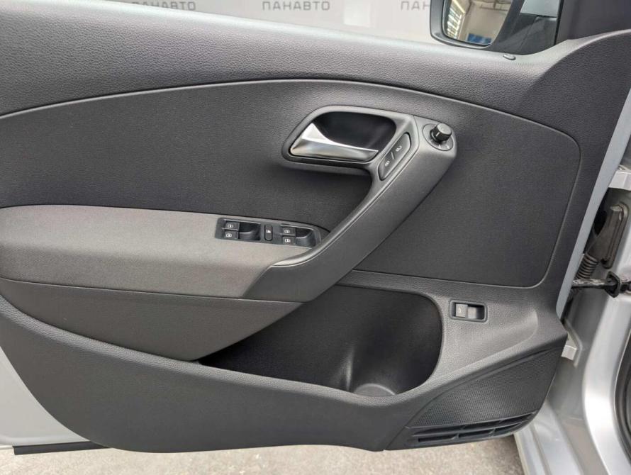 Volkswagen Polo V Москва  - изображение 5